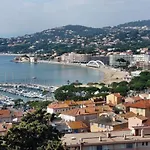 Appartement A Sainte-maxime: 3 Pieces, Terrasse, Piscine, Clim, Proche - Fr-1-226-340 *