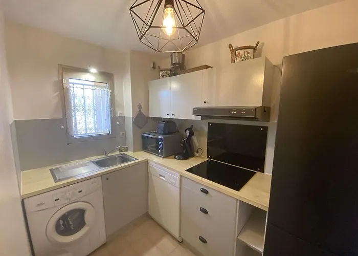 Διαμέρισμα A Sainte-maxime: 3 Pieces, Terrasse, Piscine, Clim, Proche - Fr-1-226-340 *