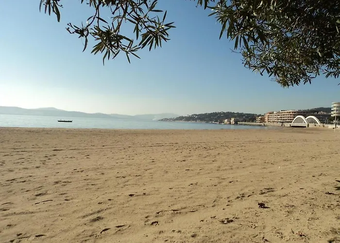 A Sainte-maxime: 3 Pieces, Terrasse, Piscine, Clim, Proche - Fr-1-226-340 Apartment *