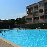 A Sainte-maxime: 3 Pieces, Terrasse, Piscine, Clim, Proche - Fr-1-226-340
