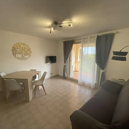 Apartment A Sainte-maxime: 3 Pieces, Terrasse, Piscine, Clim, Proche - Fr-1-226-340