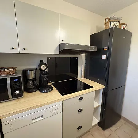 à Sainte-maxime: 3 Pièces, Terrasse, Piscine, Clim, Proche - Fr-1-226-340 Apartamento