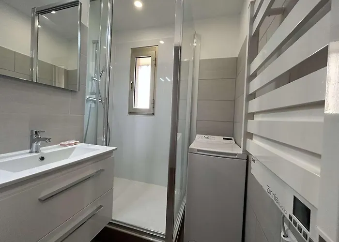 à Sainte-maxime: 3 Pièces, Terrasse, Piscine, Clim, Proche - Fr-1-226-340